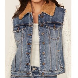 Shyanne Denim Jacket with Brown Fleece Lining